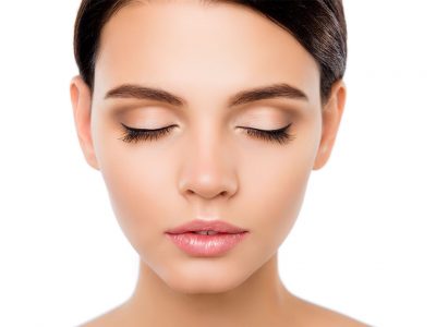 Eyelid aesthetics with lower and upper eyelids, sags, are reduced.