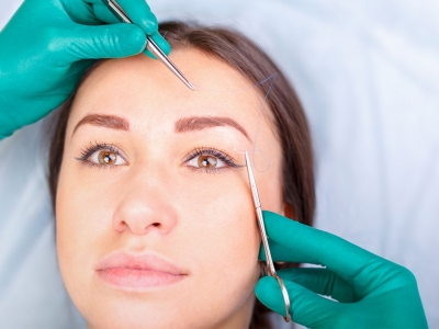 Another method used in eyebrow removal is the eyebrow lifting method.